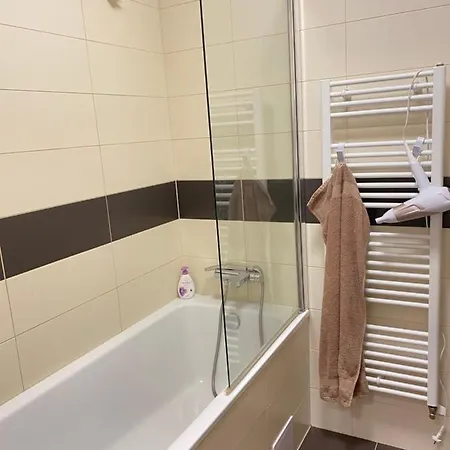 Apartman Slnecna Terasa S Vlastnym Parkovanim Na 2 Auta