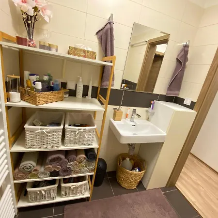 Apartman Slnecna Terasa S Vlastnym Parkovanim Na 2 Auta Apartamento Žilina