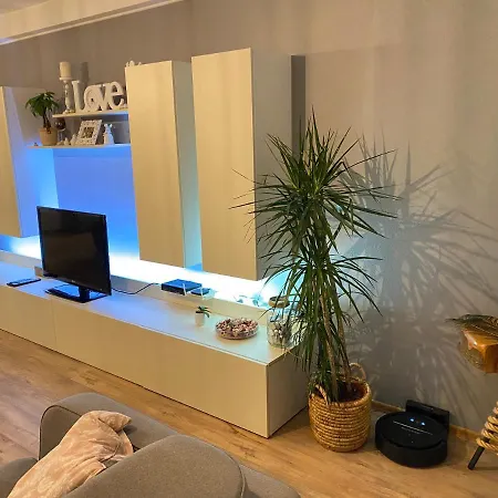 Apartman Slnecna Terasa S Vlastnym Parkovanim Na 2 Auta * Žilina