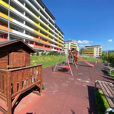 דירה Apartman Slnecna Terasa S Vlastnym Parkovanim Na 2 Auta *